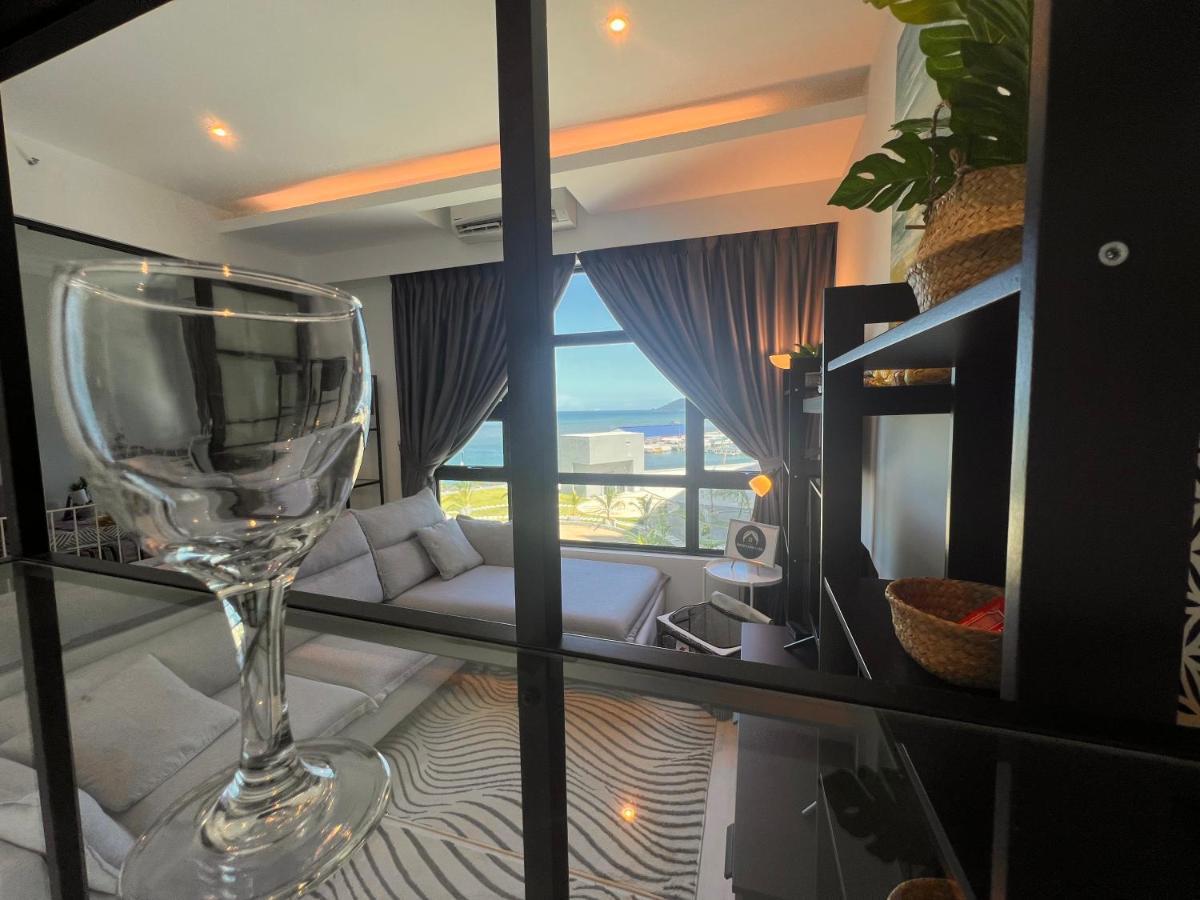 Jesselton Quay Suite By Backyard Kota Kinabalu Eksteriør billede